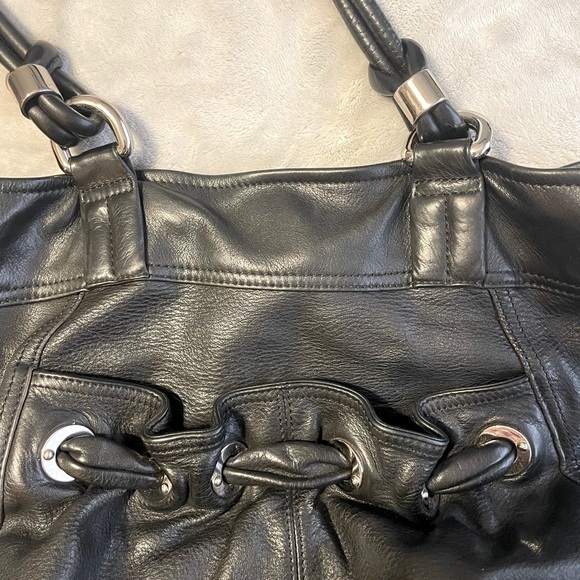 B Makowsky Large Soft Black Leather Shoulder Purse Bucket Bag - Picture 12 of 15